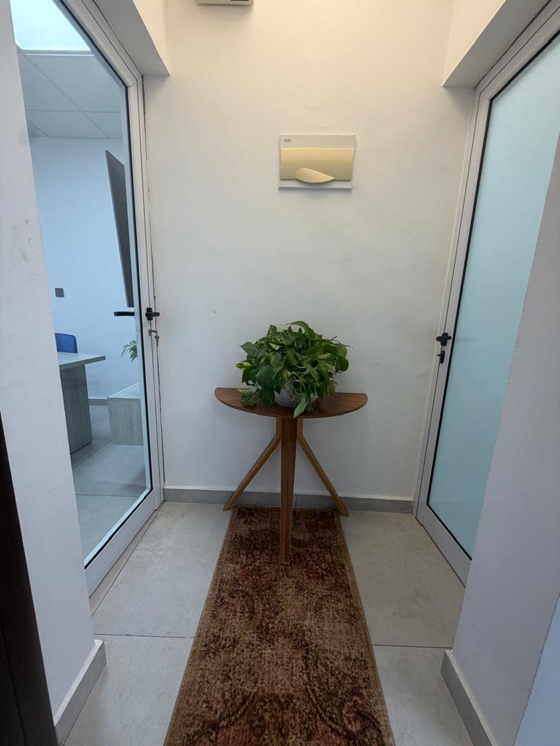 Suite 1A client meeting space